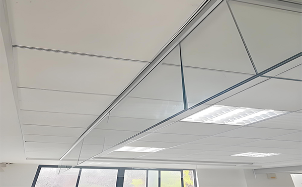 南口街道玻璃挡烟垂壁