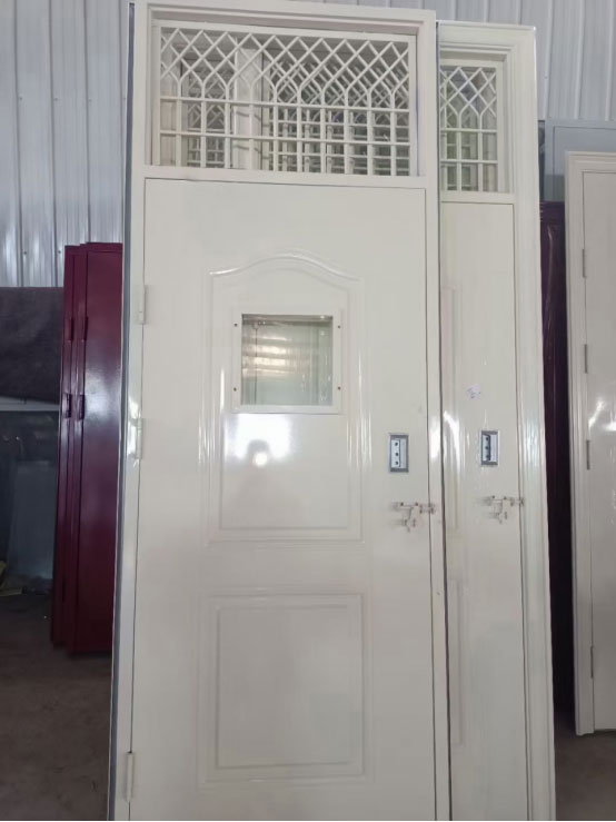 南口街道学校教室门