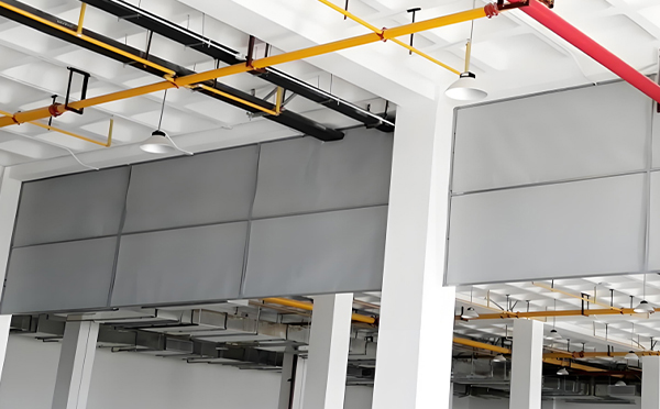 商场防烟分区常闭节点：南口街道挡烟垂壁高度与控制器接线图解