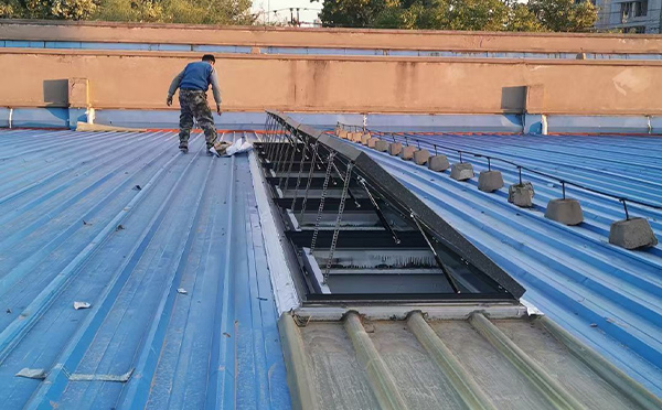 某区域性物流仓储中心南口街道排烟窗系统安装项目