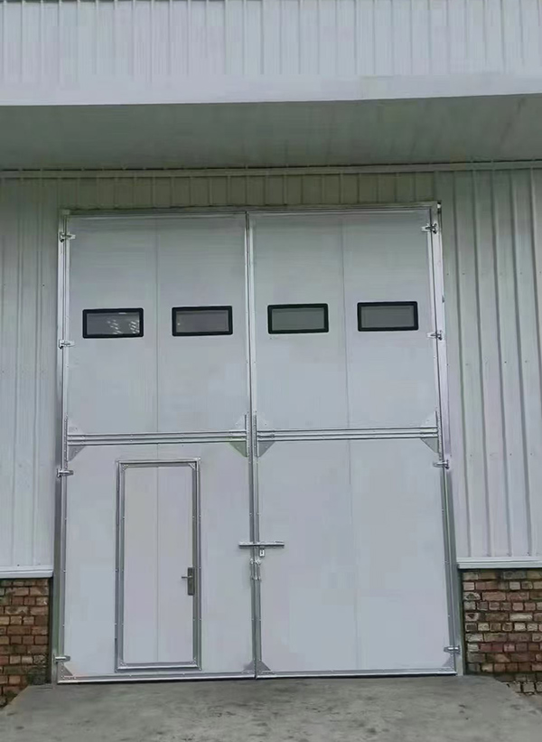 南口街道工业门在设备装配车间出入口的实施记录