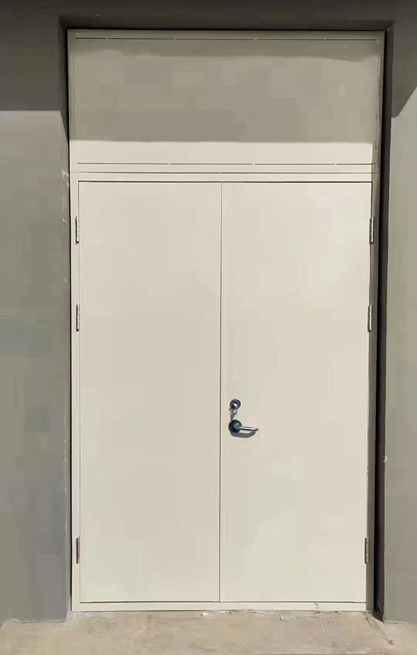 展览馆项目完成大跨度南口街道防火门安装